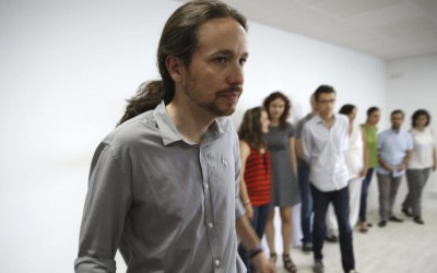 Podemos cae a plomo y se le rompe el espejo