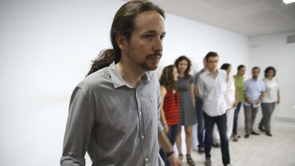 Podemos cae a plomo y se le rompe el espejo